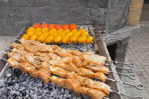 пожарить рыбу в маринаде с соевым соусом на мангале