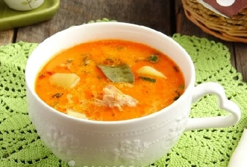 Рыбный суп из консервированной горбуши с рисом